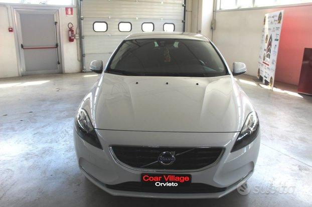 VOLVO V40 D2 Business