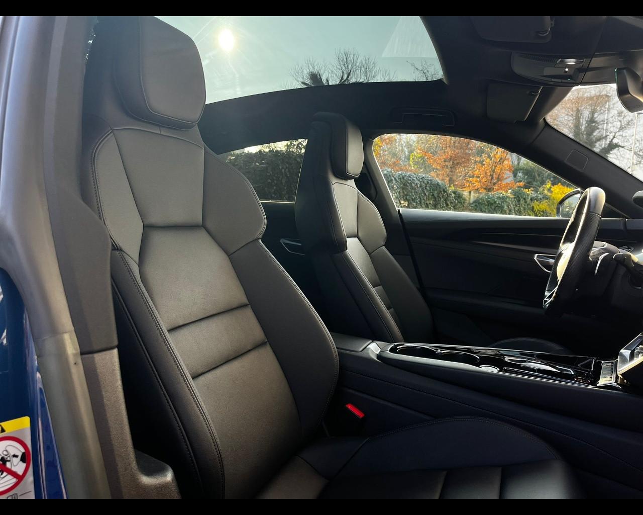 AUDI E - TRON GT QUATTRO