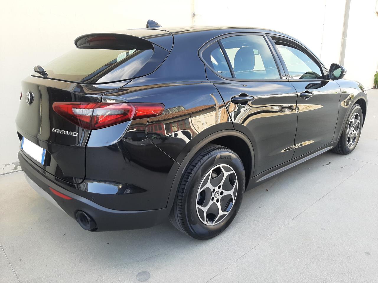 Alfa Romeo Stelvio 2.2 TD 160 CV AT8 RWD Business