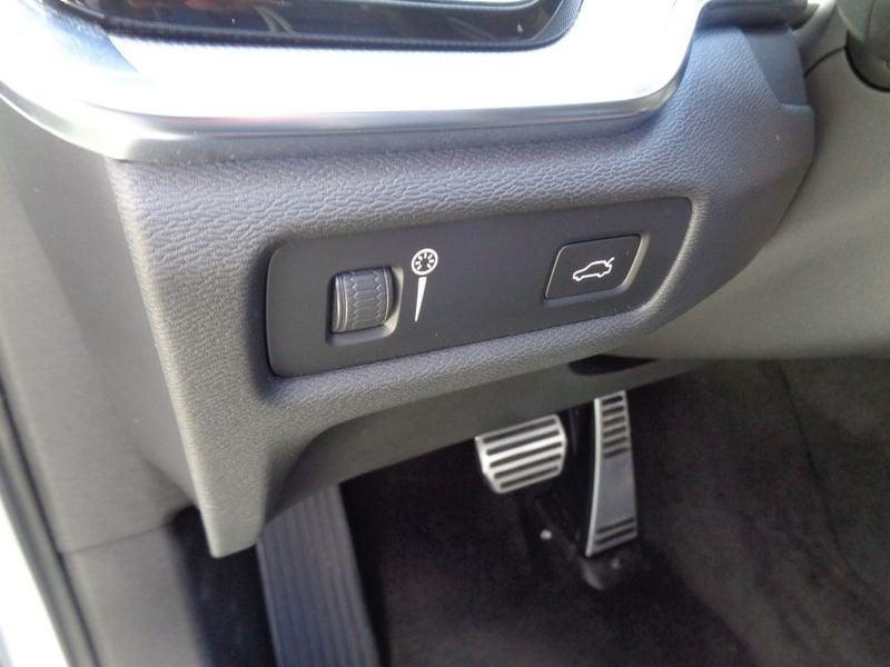 Volvo V60 B4 (d) automatico Core