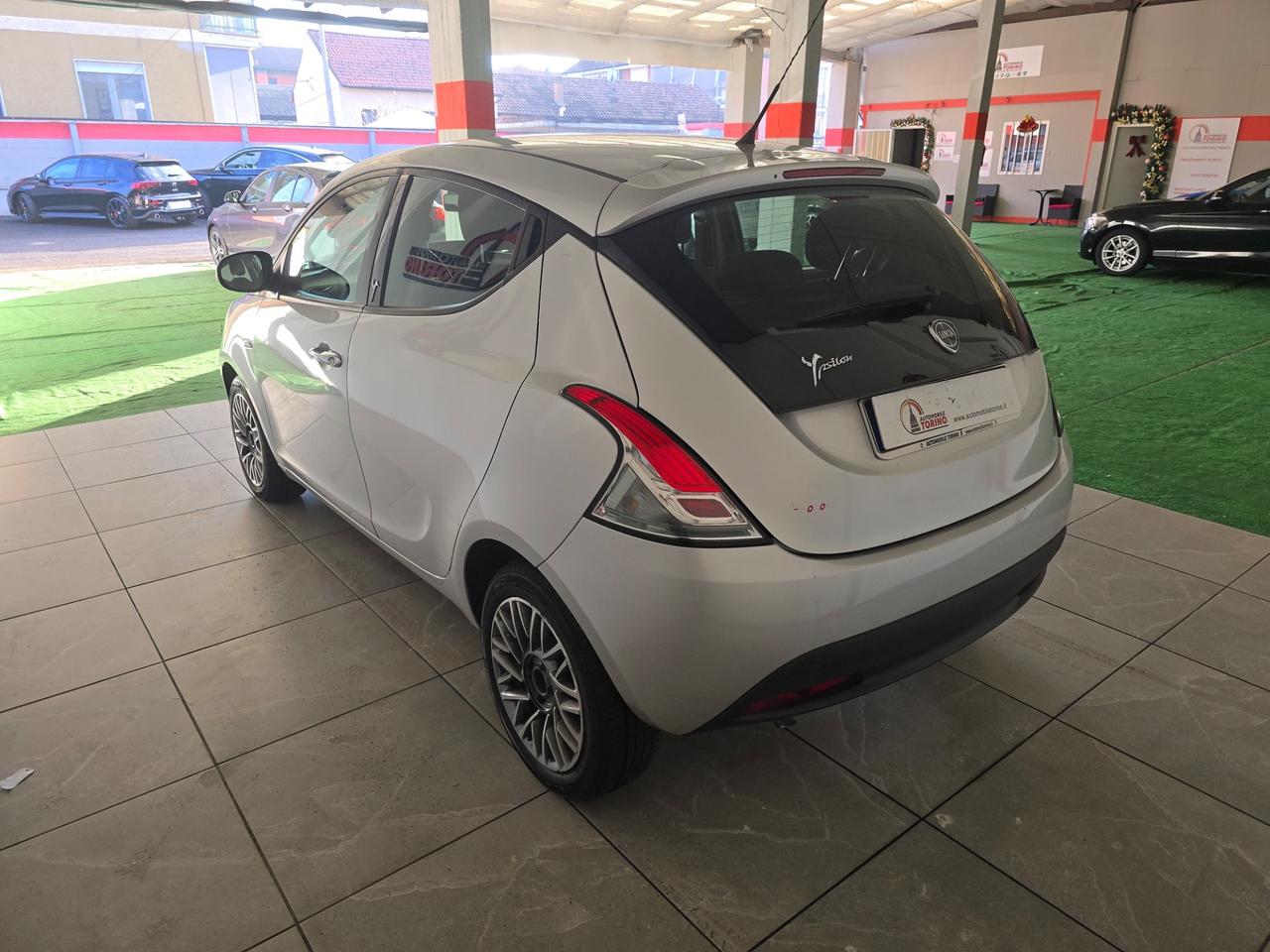 Lancia Ypsilon 0.9 TwinAir 85 CV 5 porte S&S Platinum