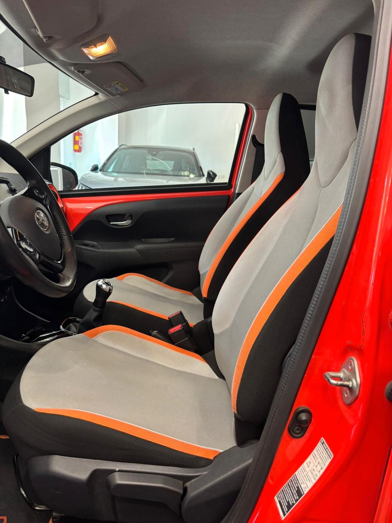 Toyota Aygo 1.0 VVT-i 69 CV 5 porte x-wave