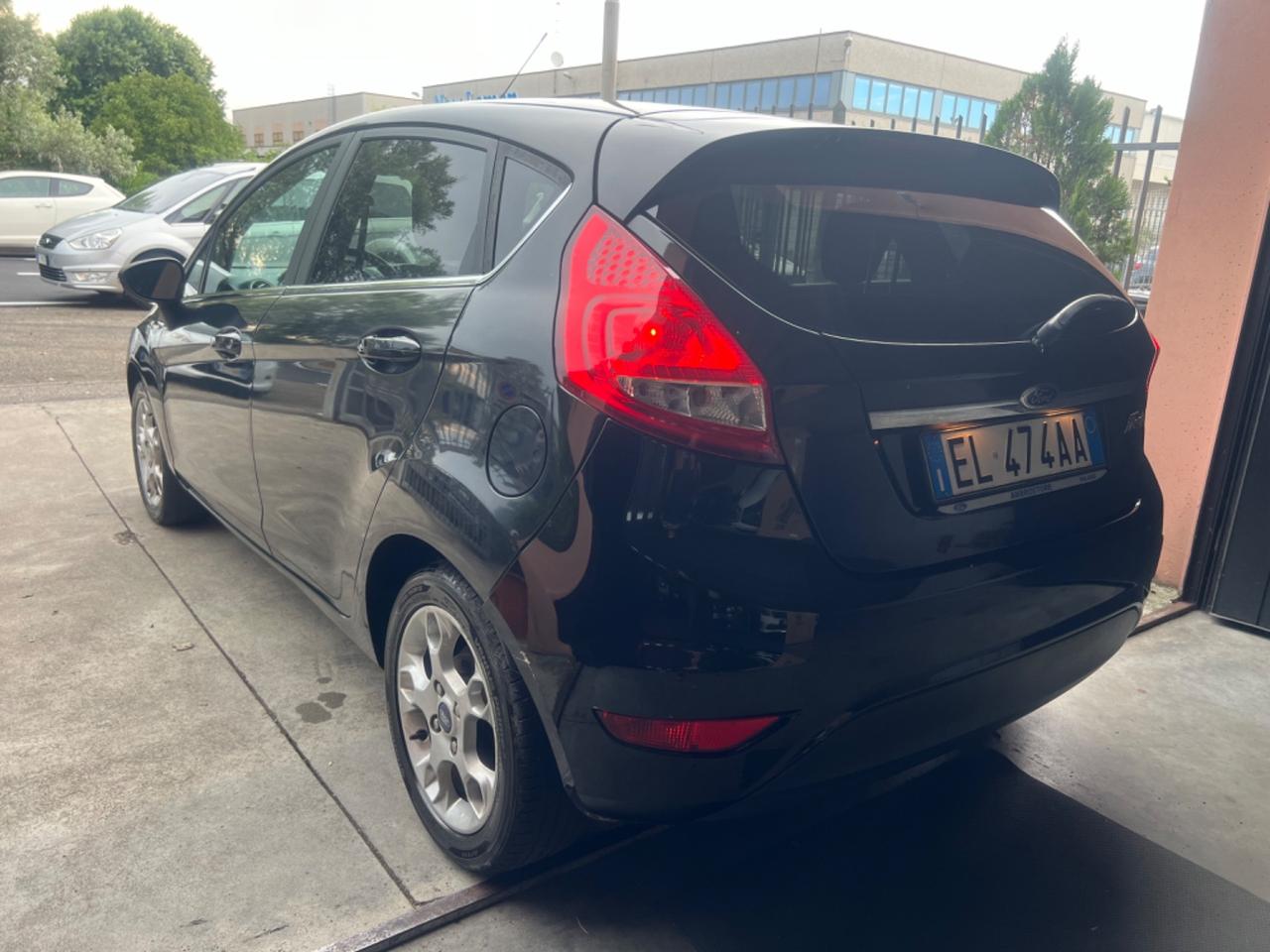 Ford Fiesta Ikon 1.4 TDCi 70CV 5p. Business