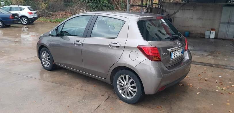 Toyota Yaris 1.0 Mpi 69cv Lounge " SOLO 36.000 KM "