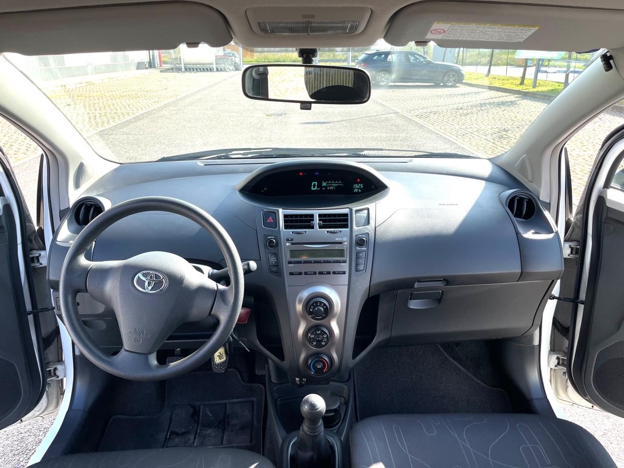 Toyota Yaris 1.0 3 porte Luxury pack