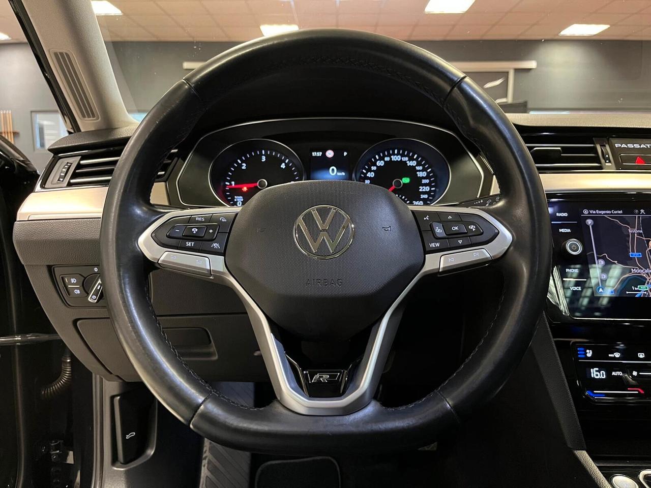 Volkswagen Passat Variant 2.0 TDI SCR 200 CV DSG R-LINE