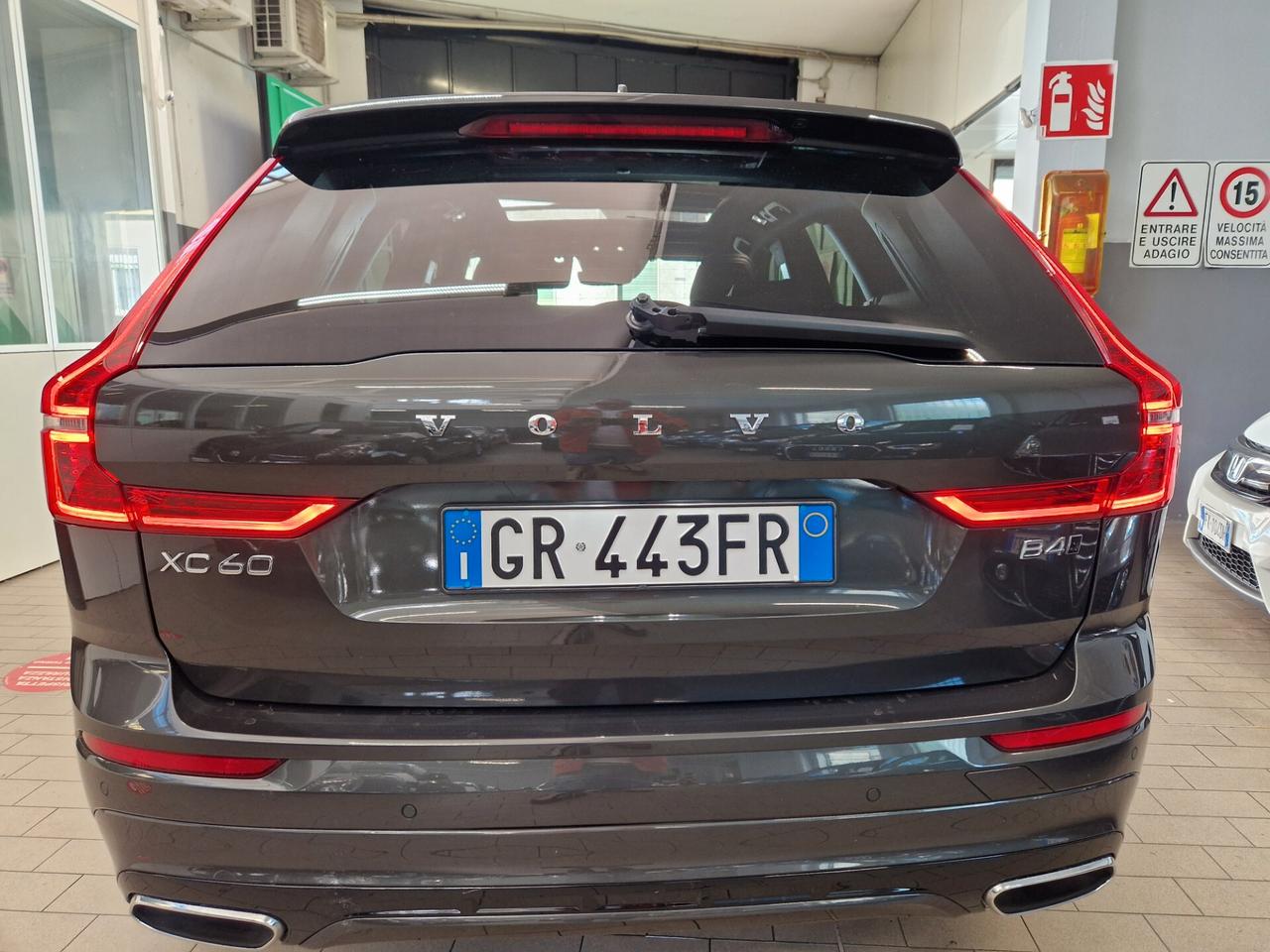 Volvo XC 60 XC60 B4 (d) AWD Geartronic R-design