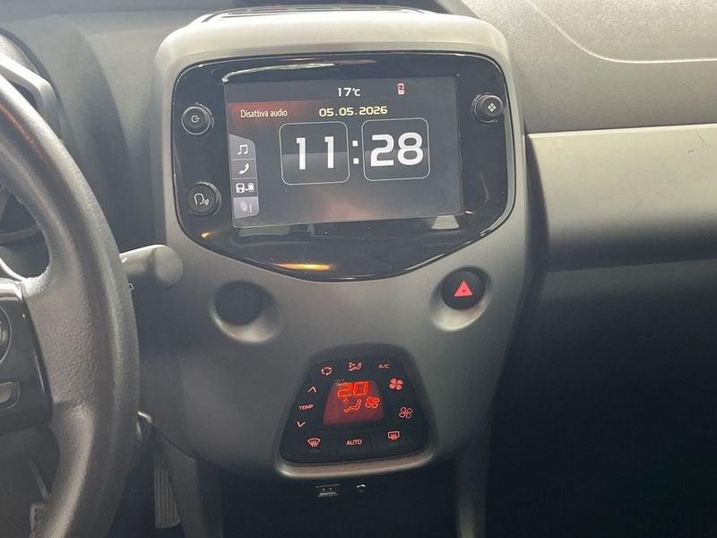 Toyota Aygo Aygo 5p 1.0 x-play m-mt 72cv