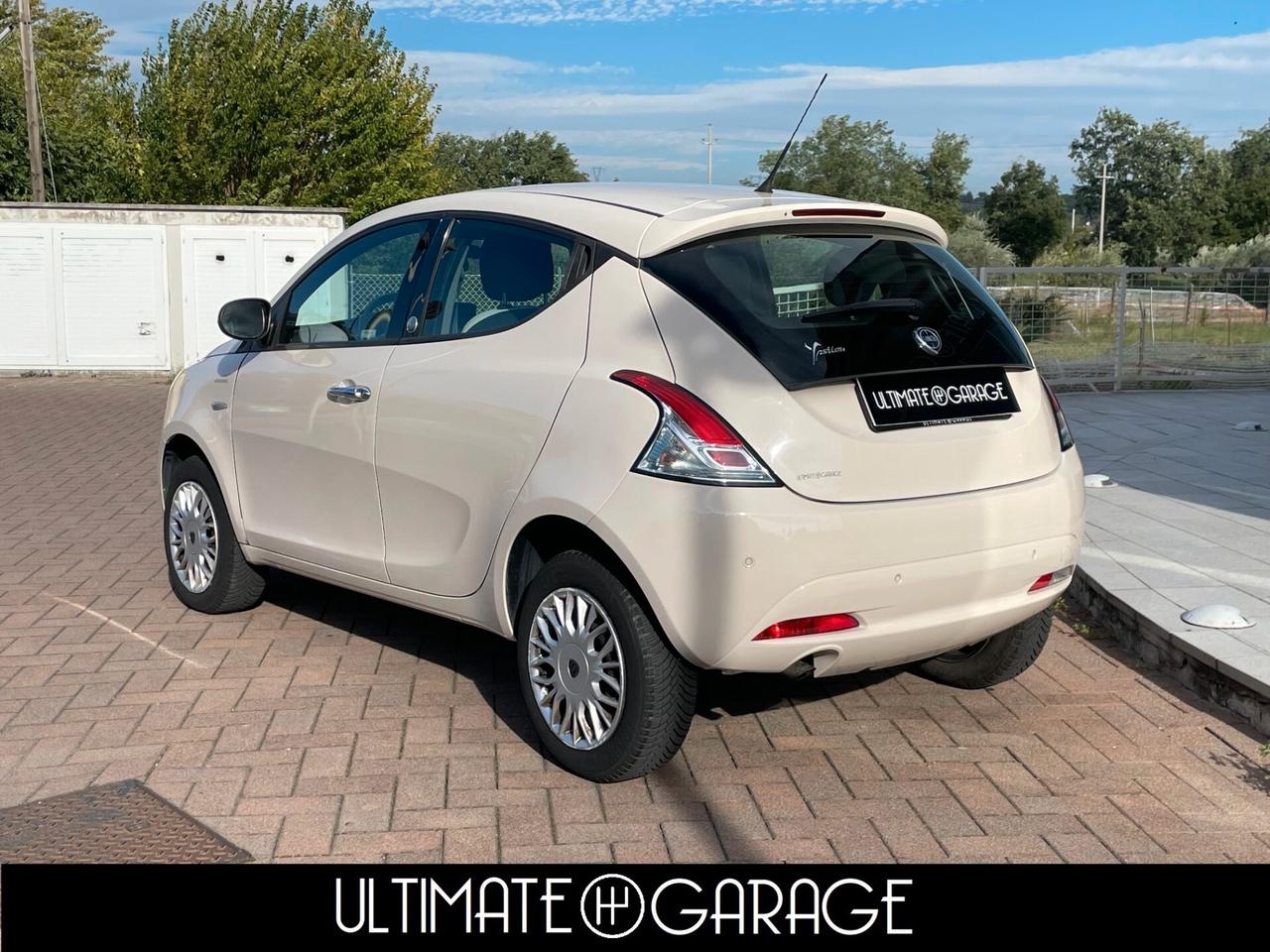 Lancia Ypsilon 0.9 TwinAir 85 CV 5 porte Metano Ecochic Gold NEOPATENTATI