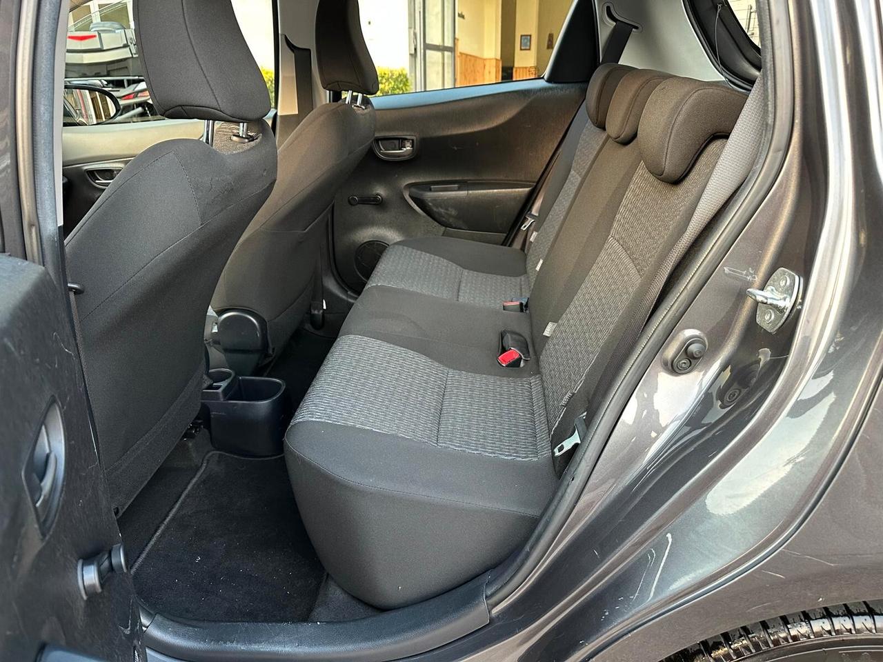 Toyota Yaris 1.3 5 porte Lounge Multidrive S