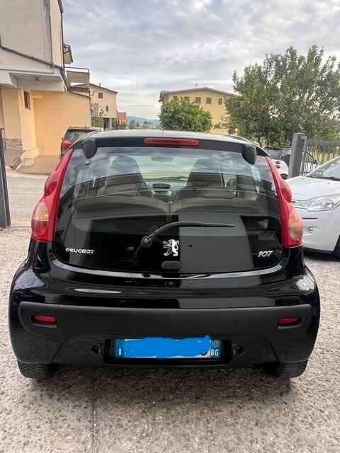 Peugeot 107 1.0 68CV 3p. Sweet Years
