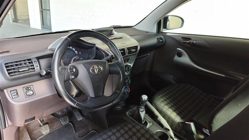 Toyota iQ 1.0 Sol