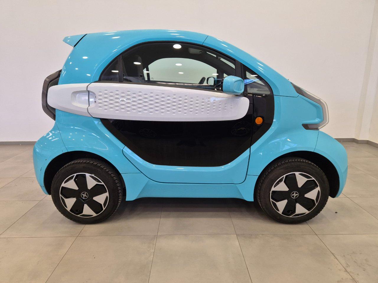 Xev Yoyo 32kWh Electric Blue