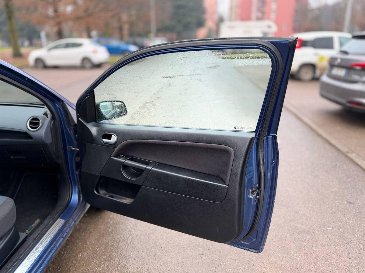 Ford Fiesta 3 Porte 1.2 Ghia 3p