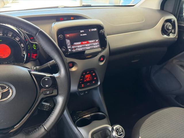TOYOTA Aygo Connect 1.0 VVT-i 72CV 5 porte x-business