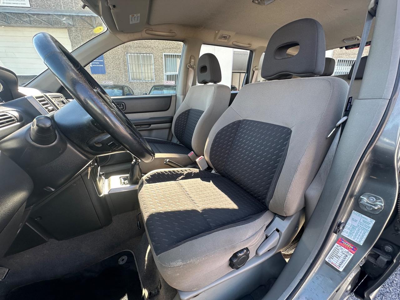 Nissan X-Trail 2.2 dCi Elegance Columbia