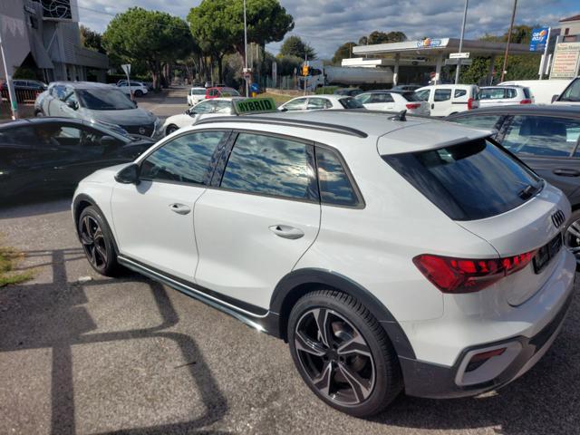 AUDI A3 allstreet TFSI 110 kW S tronic Identity Contrast