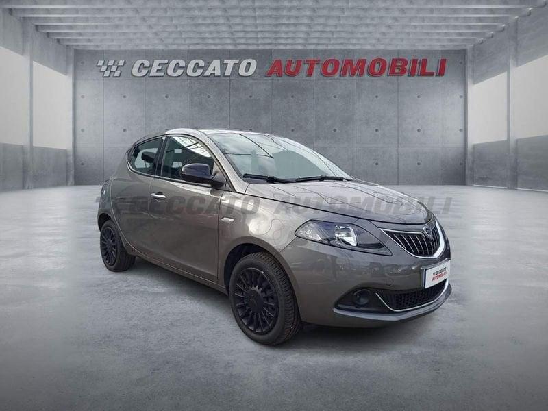 Lancia Ypsilon Ypsilon 1.0 firefly hybrid Silver s&s 70cv 5p.ti