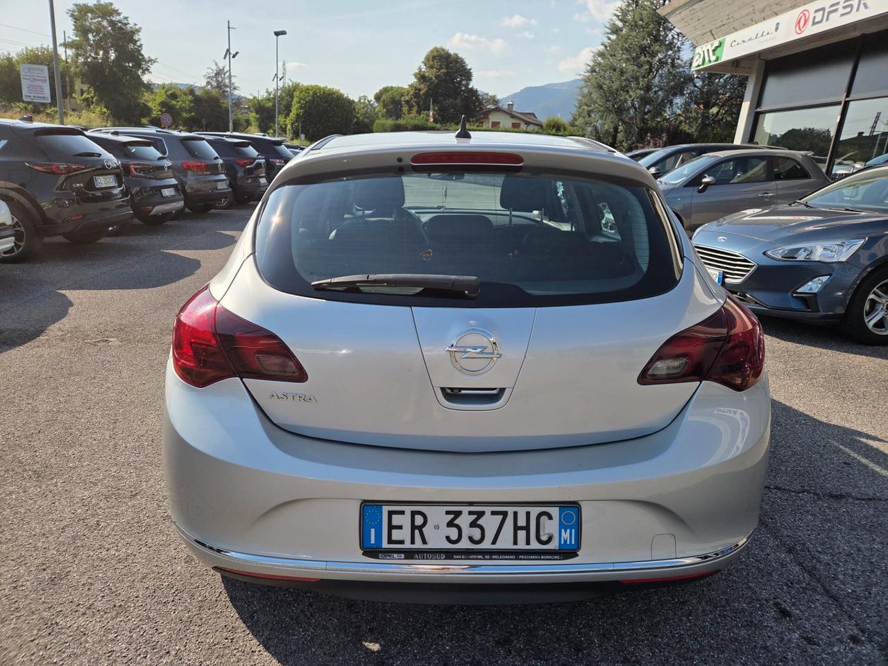 Opel Astra 1.4 Turbo 120CV 5 porte Cosmo *neopatentati* unipro* tagliandi certificati*