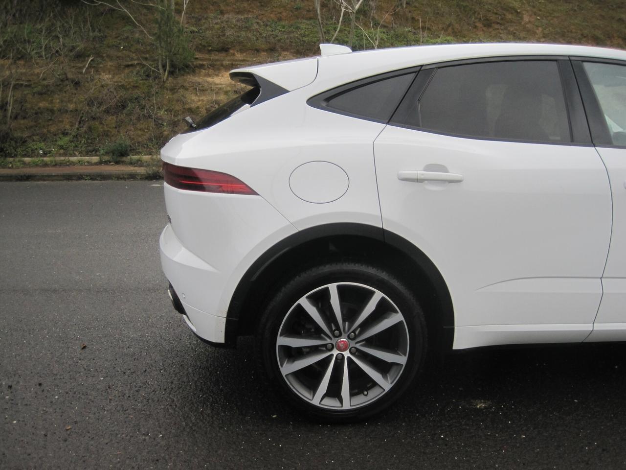 Jaguar E-Pace 2.0D 150 CV AWD aut. R-Dynamic HSE