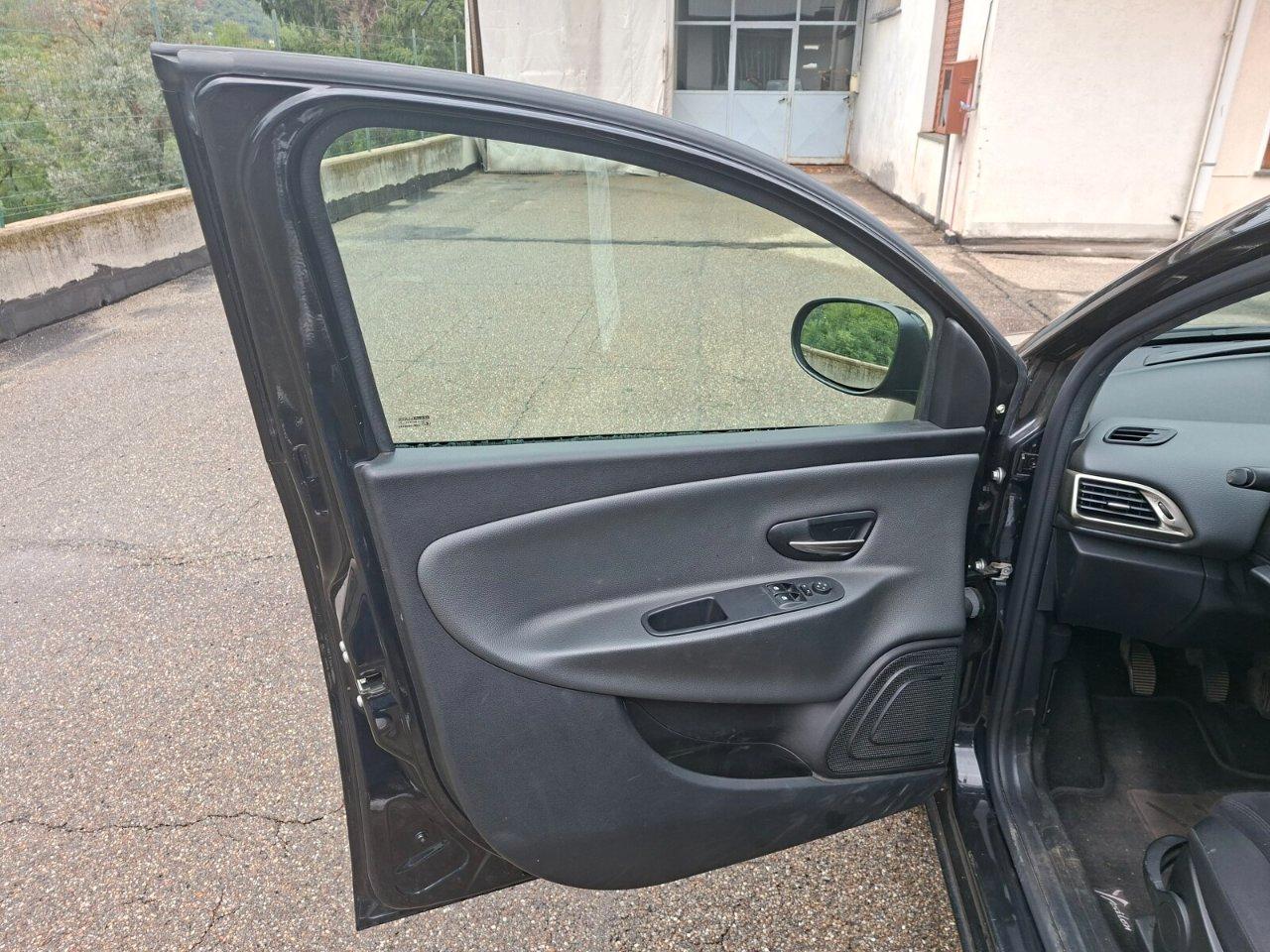 Lancia Ypsilon 5 Porte Ypsilon 1.2 Silver