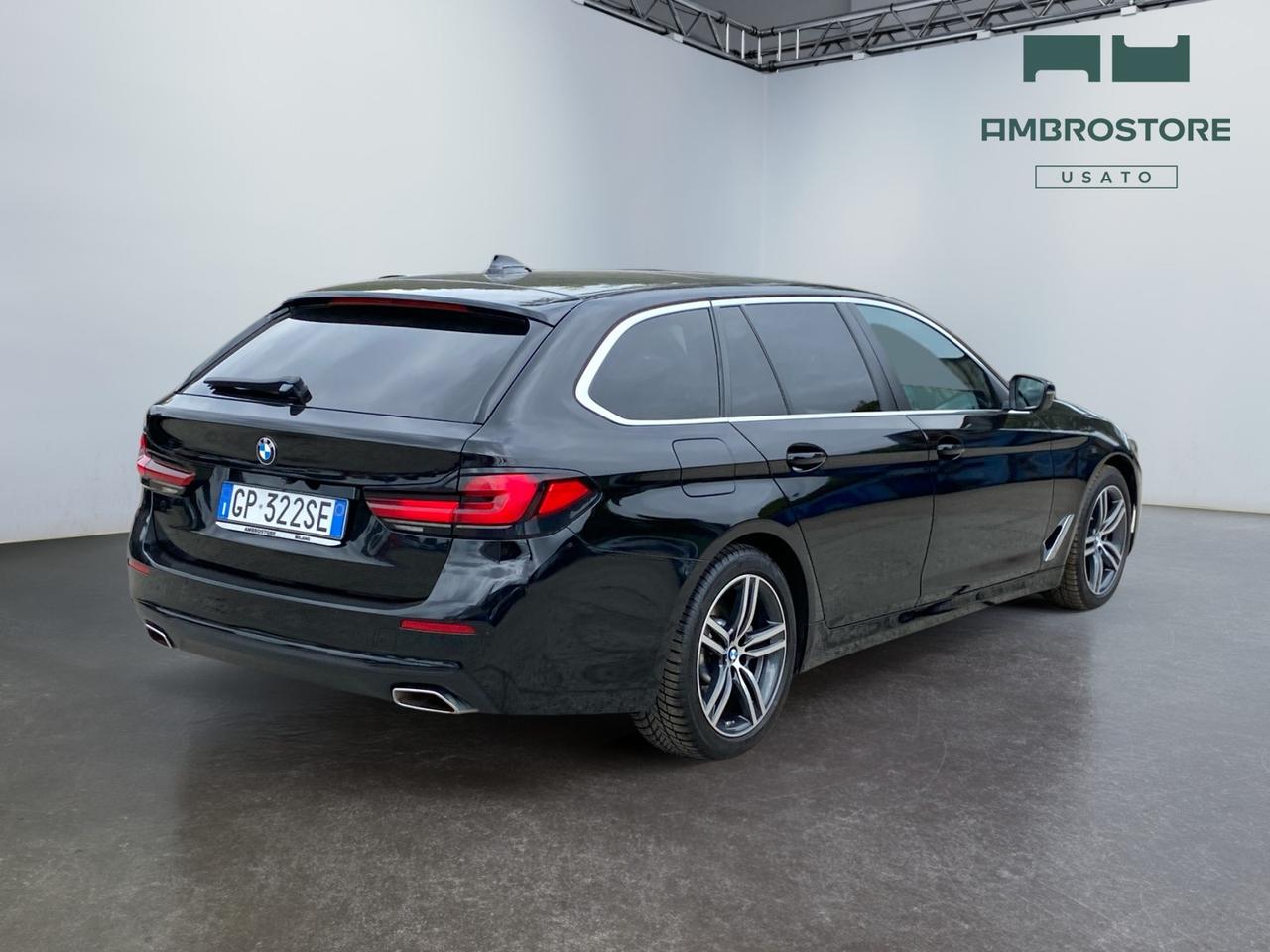 BMW Serie 5 G31 2020 Touring LCI - 520d Touring mhev 48V Luxury auto
