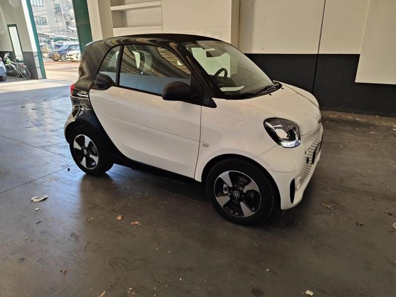 smart fortwo EQ Passion