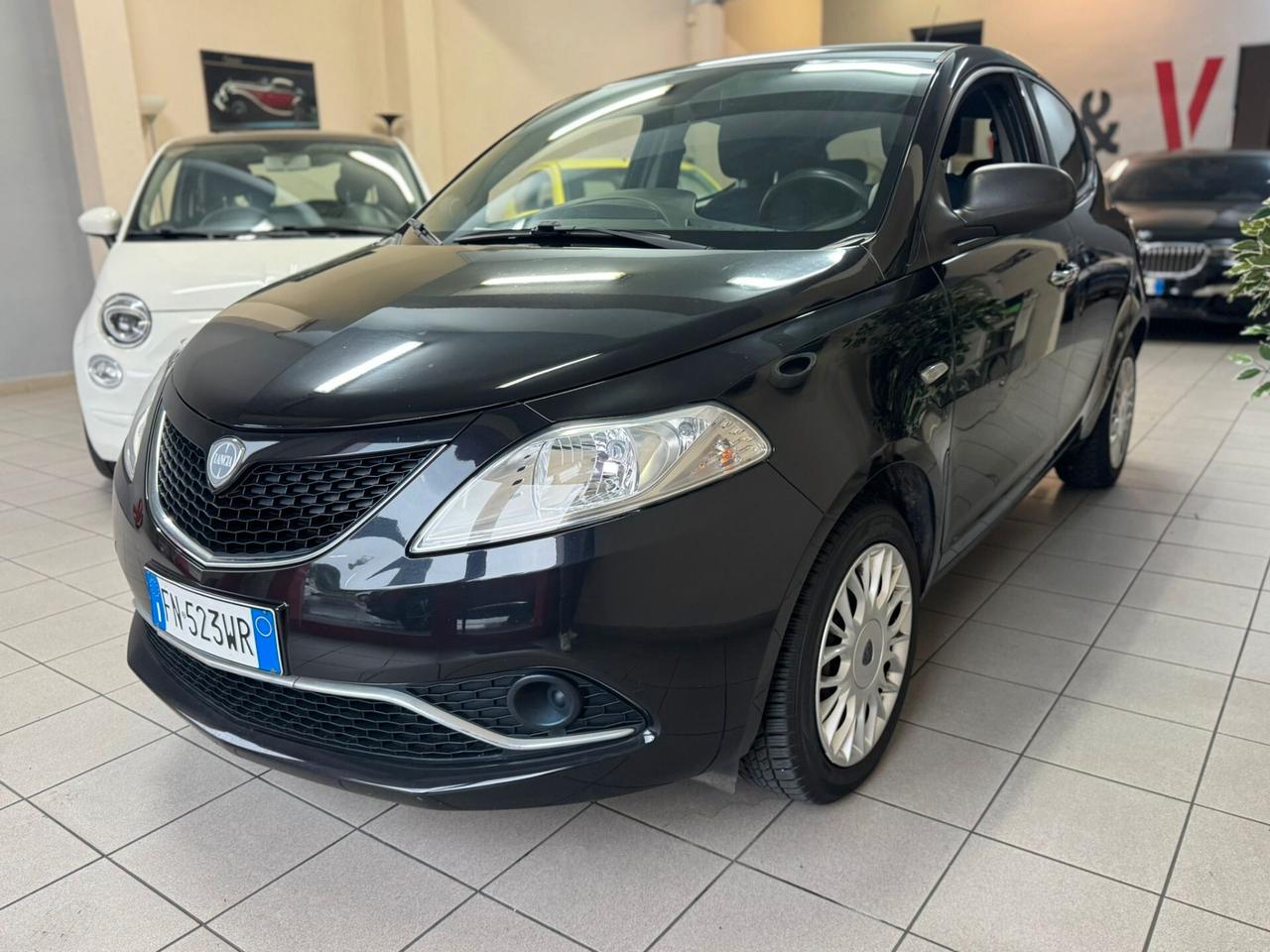 Lancia Ypsilon 1.2 69 CV 5 porte Platinum