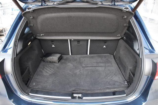MERCEDES-BENZ B 200 d Automatic Premium *Sedili risc., Luci ambiente*