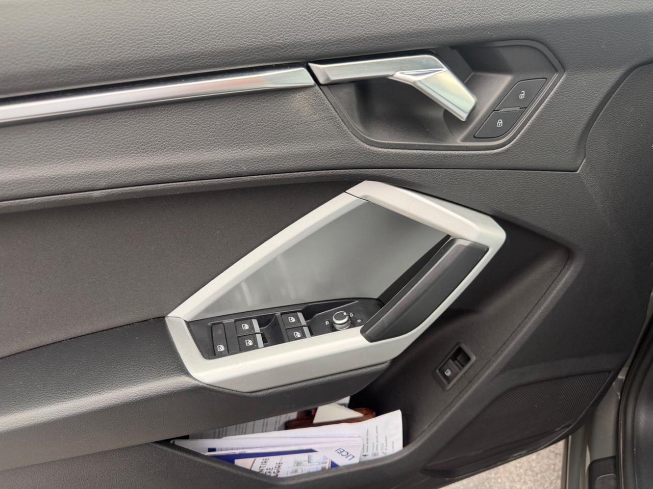 Audi Q3 45 TFSI e S tronic Business