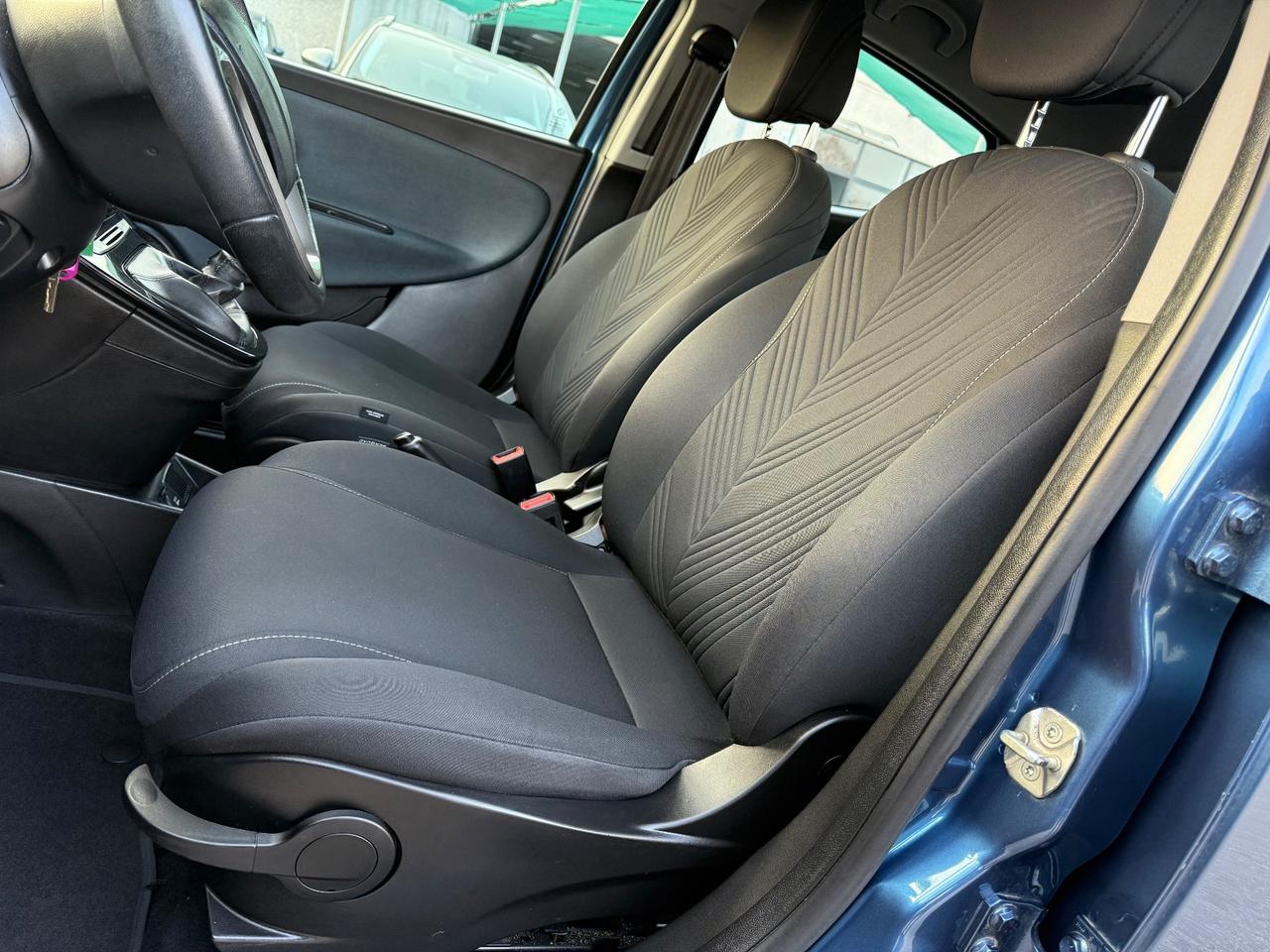 Lancia Ypsilon 1.0 69 Cv 5 POSTI S&S Hybrid Gold