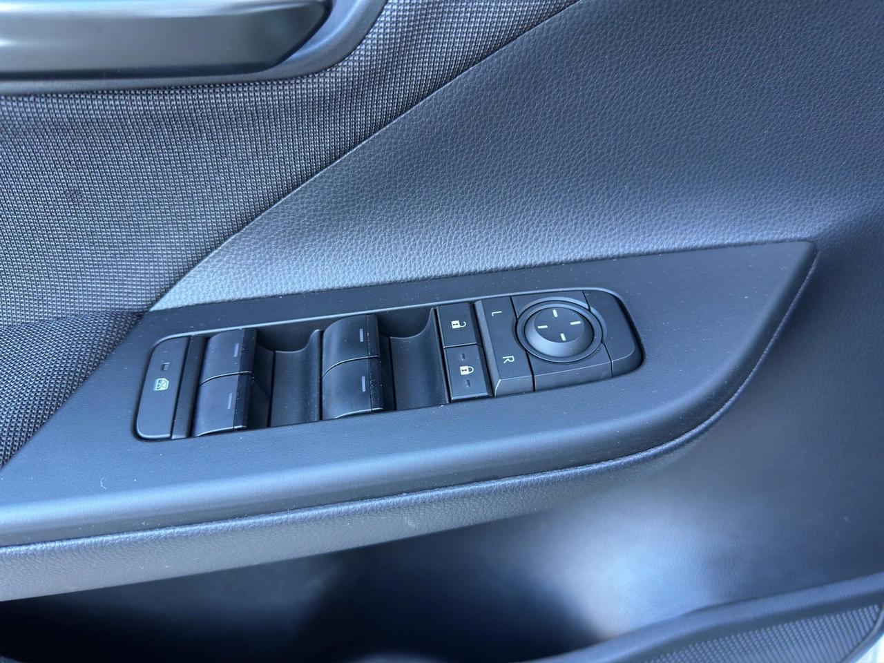 Toyota C-HR 1.8 hev Active fwd e-cvt