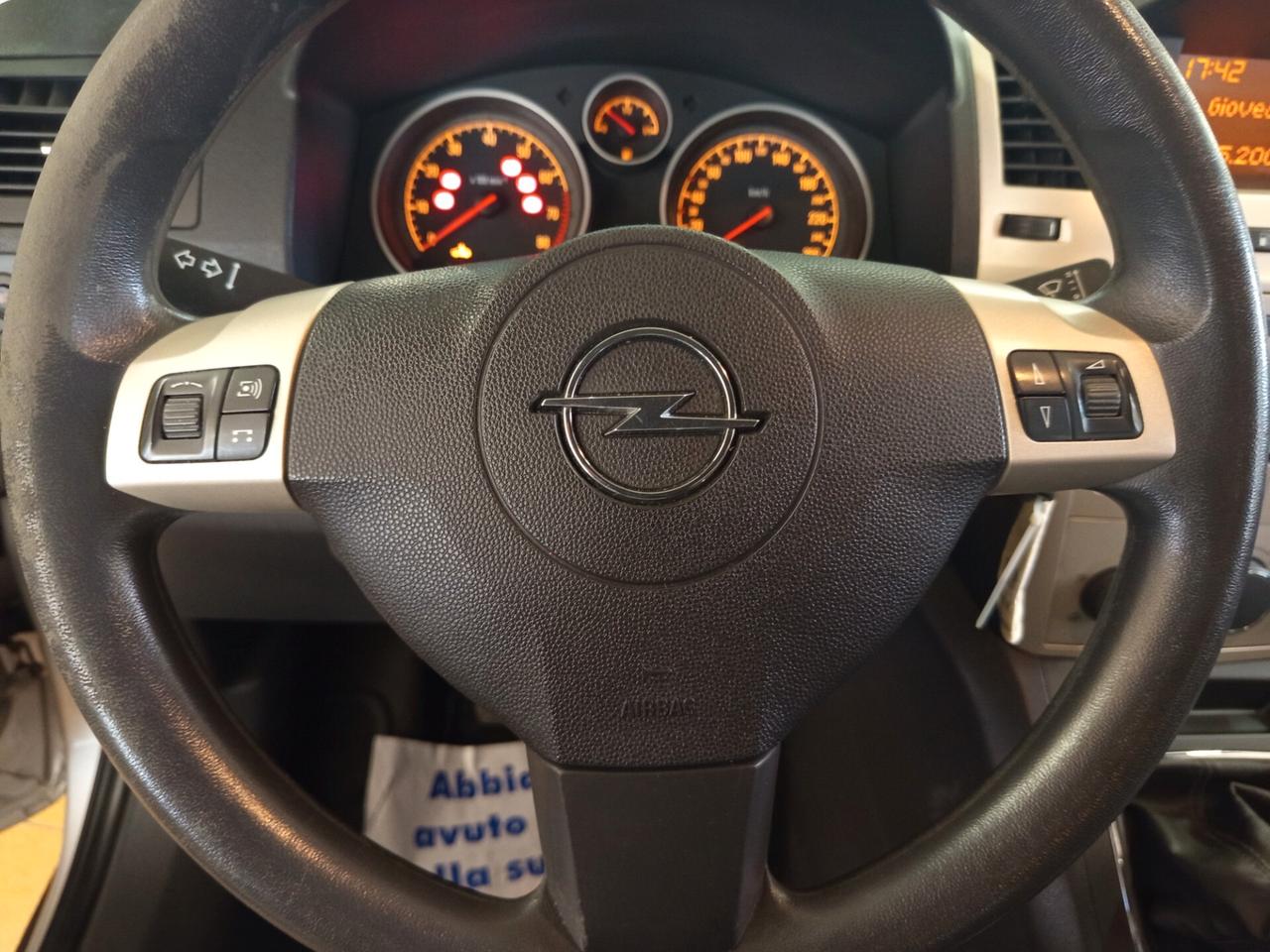 Opel Zafira 7 posti, 133 Mila chilometri ok neopatentati