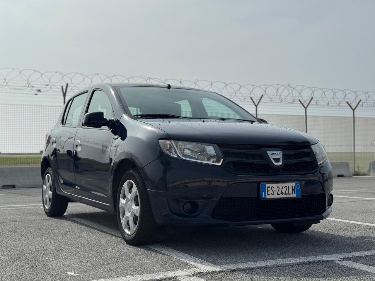 DACIA SANDERO 1.2 BENZINA 75CV NEO PATENTATI 12 MESI DI GARANZIA