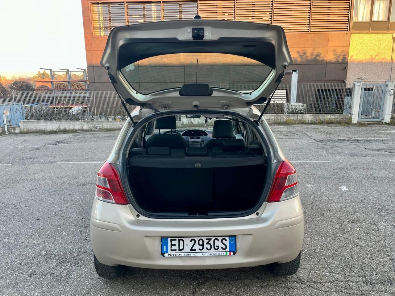 Toyota Yaris 1.0benz 2010 128.000km perfetta per neopatentati