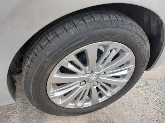 PEUGEOT 208 1.2 PureTech Allure 5 porte Neopatentati