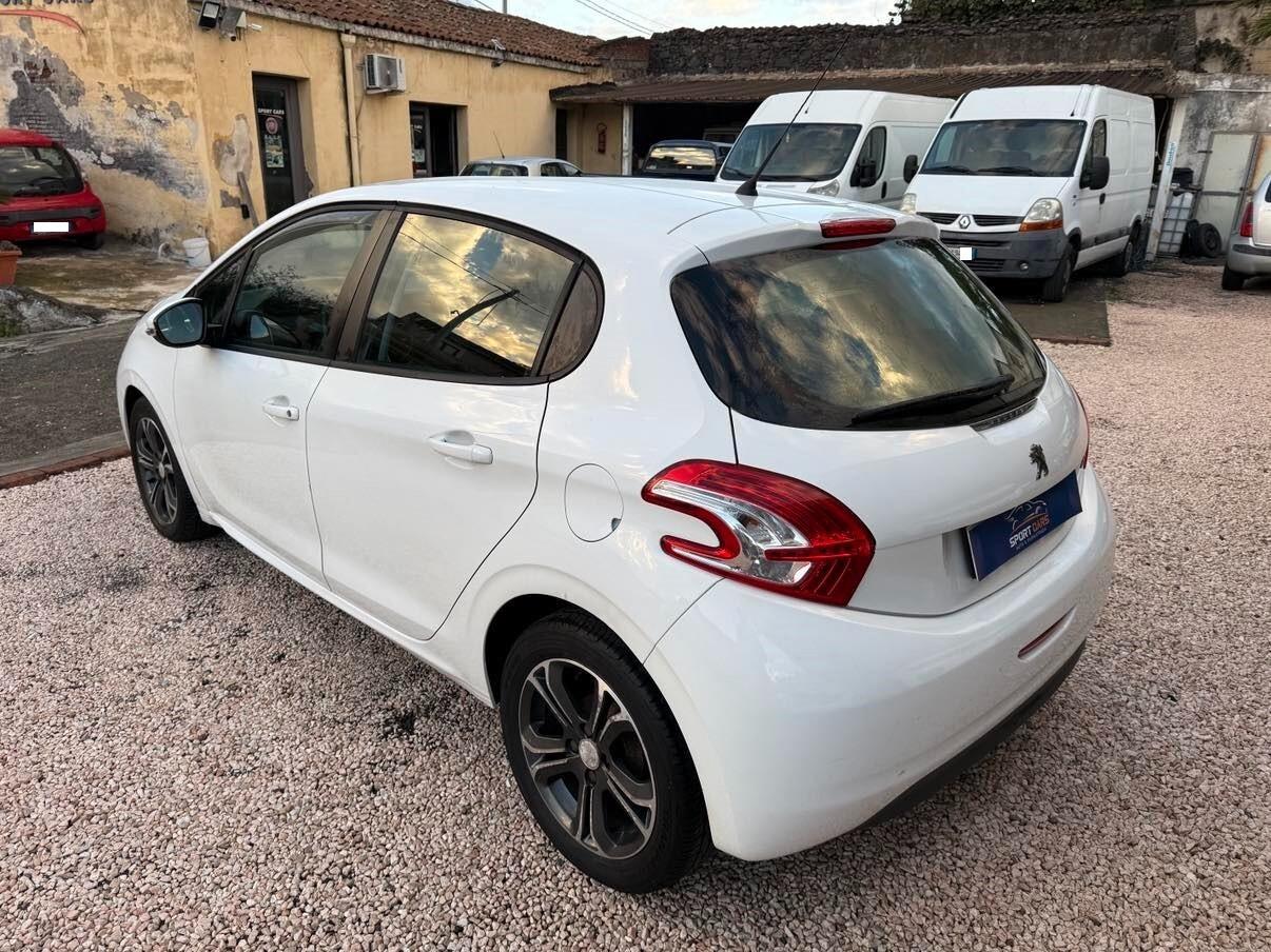 Peugeot 208 1.4 HDi 68 CV 5 porte Allure