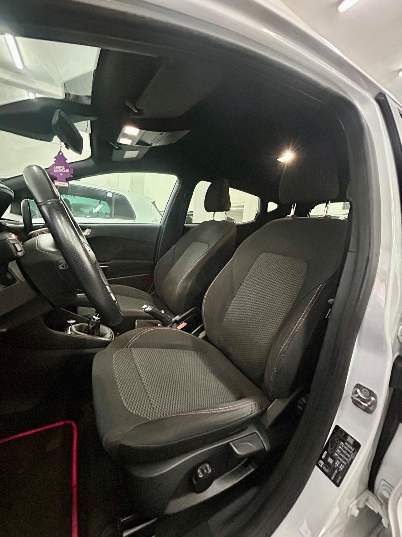 Ford Fiesta 1.5 TDCi ST LINE finanziabile