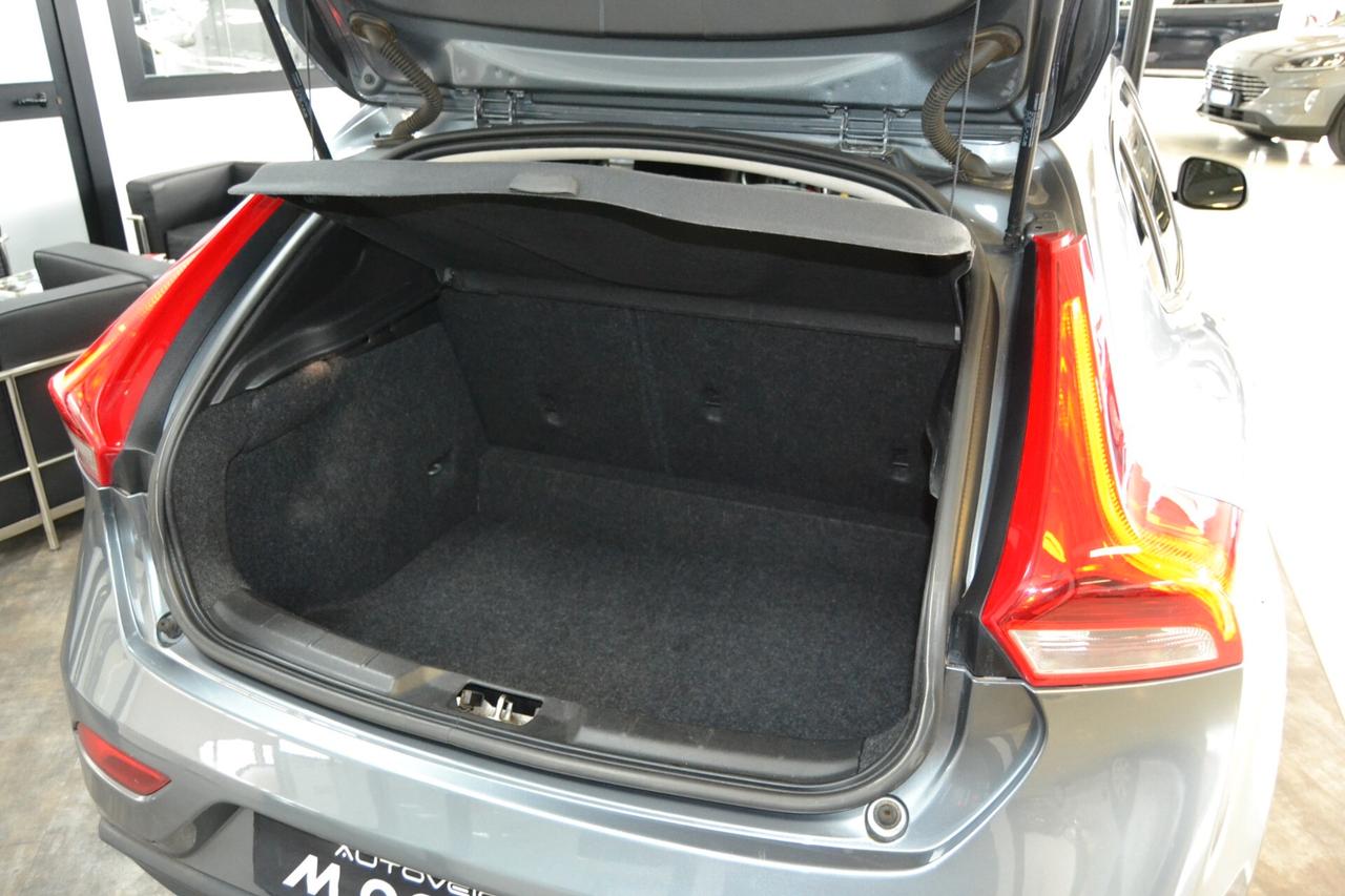 Volvo V40 D2 1.6D Momentum Tagliandi/Navi/Cruise/PDK