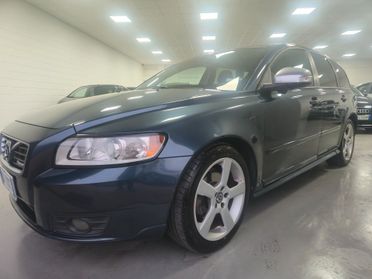 Volvo V50 D2 R-design
