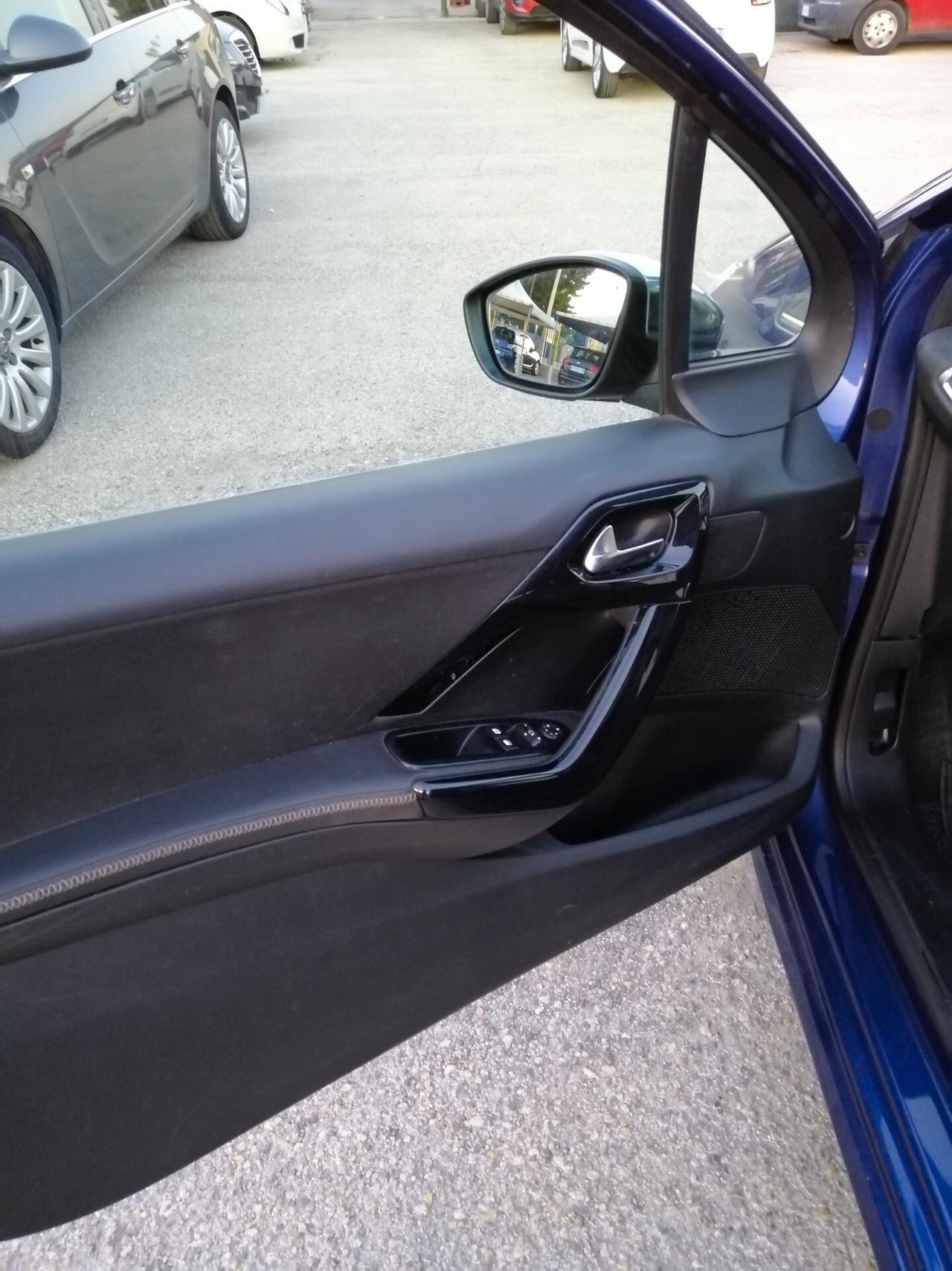 Peugeot 208 1.4 HDi 68 CV 3 porte Allure