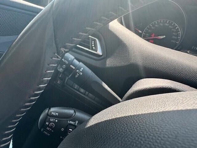 Peugeot 308 BlueHDi 130 S&S SW Navi-Carplay-led-Pdc