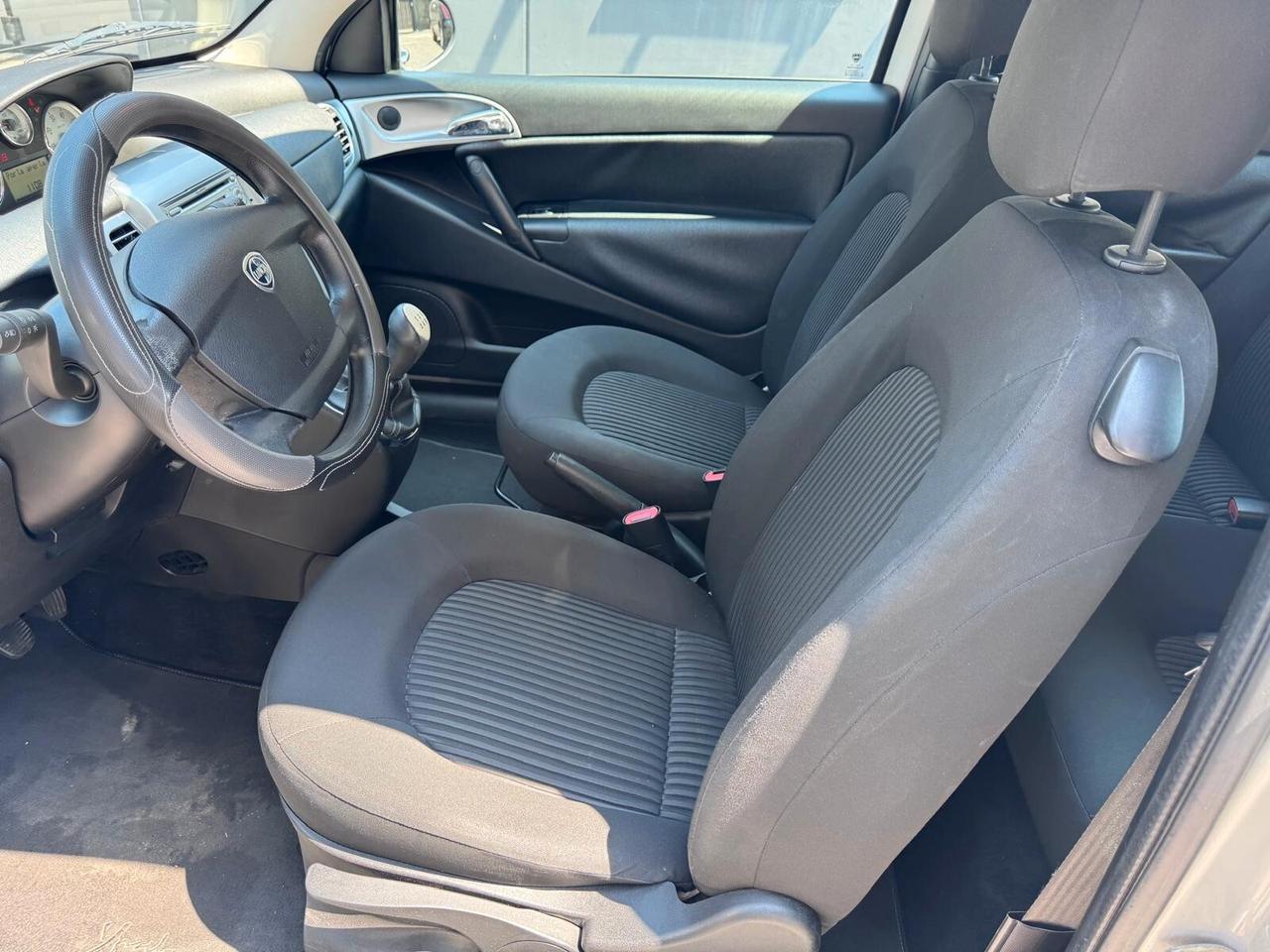 Lancia Ypsilon 1.3 MJT 75 CV Diva