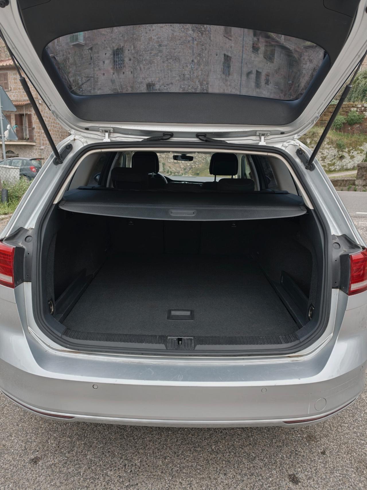 Volkswagen Passat Variant 1.6 TDI 120cv DSG