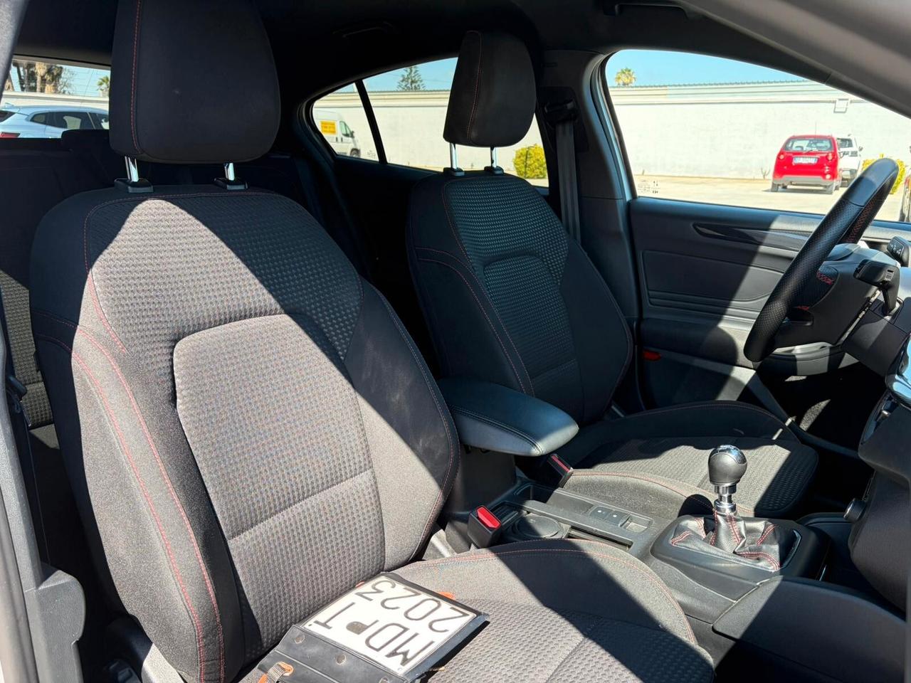 Ford Focus 1.0 EcoBoost Hybrid 125 CV 5p. ST-Line