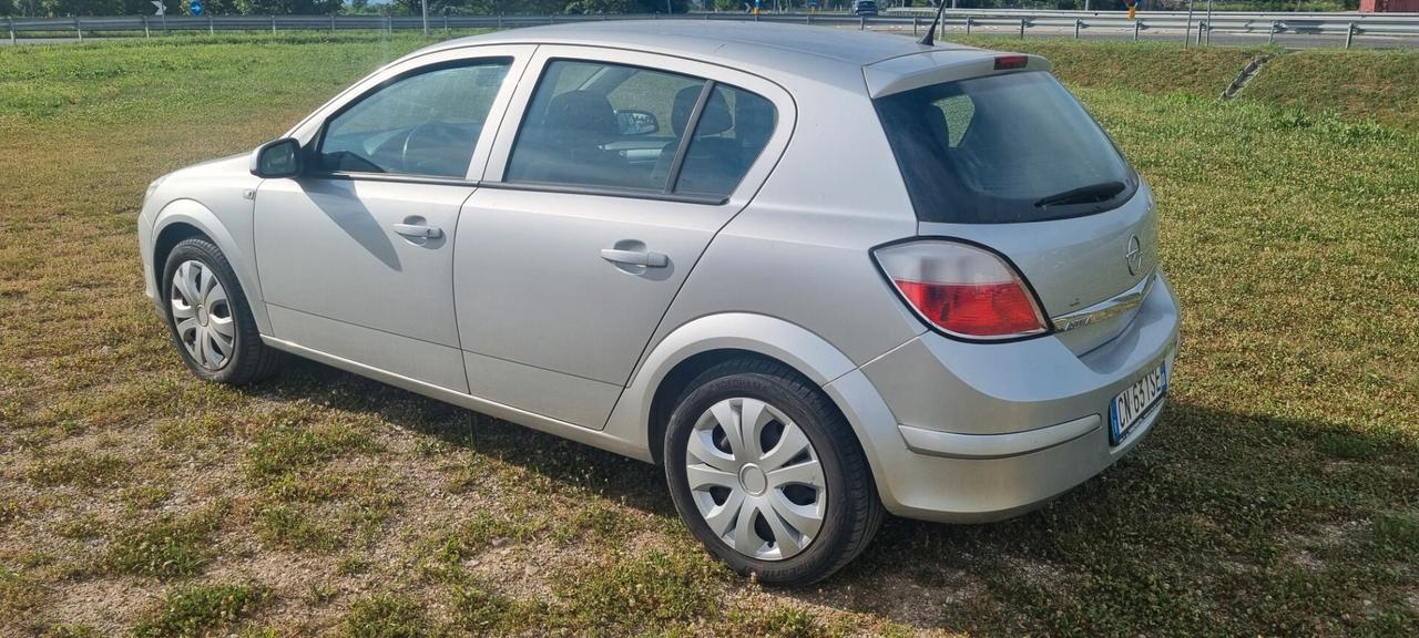 Opel Astra 1.6 Benz.