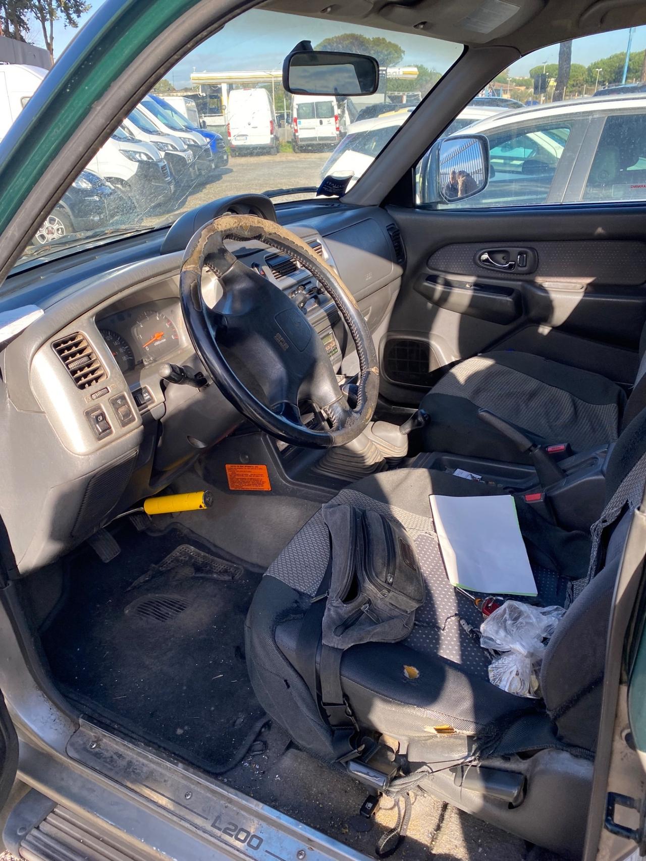 Mitsubishi L200 2.5 TDI 4WD Club Cab Pick-up GLS