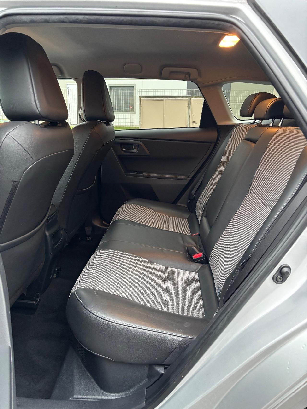 Toyota Auris Touring Sports 1.8 Hybrid Lounge