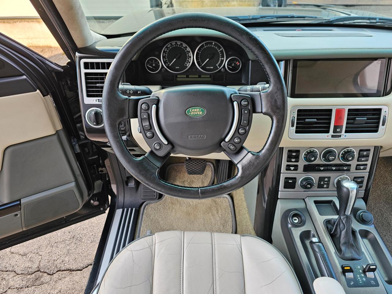 Land Rover Altro Vogue