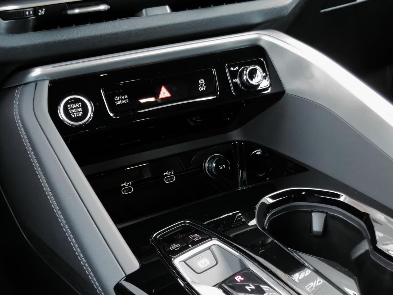 Audi Q5 2.0 tdi S line possibilità noleggio no scoring